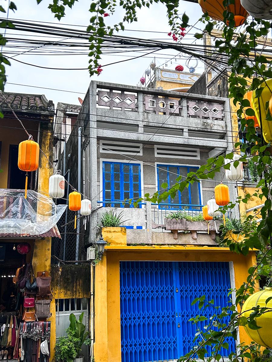 a building with nice colors